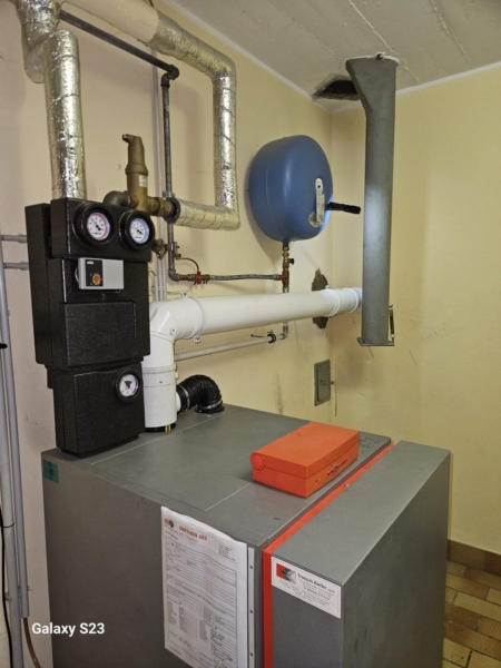 Image 8 : Ramonage cheminée à Grevenmacher : Backes Jos – Äre Kamäinbotzer