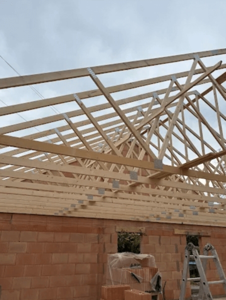 Image 6 : Toiture & couverture à Piennes : Emile Couverture - Couvreur/Charpente/Zinguerie/ Ramonage - Forbach,Thionville,Briey