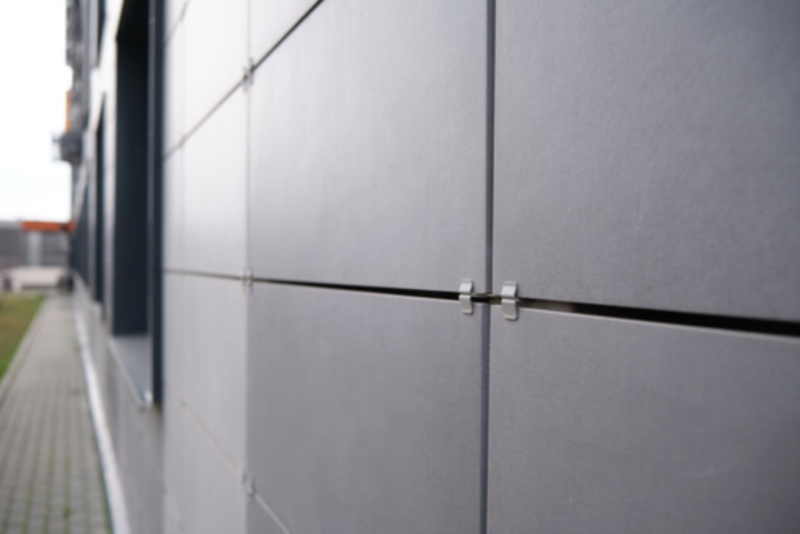 Image 3 : Façade bâtiment à Hautcharage : Eris construction